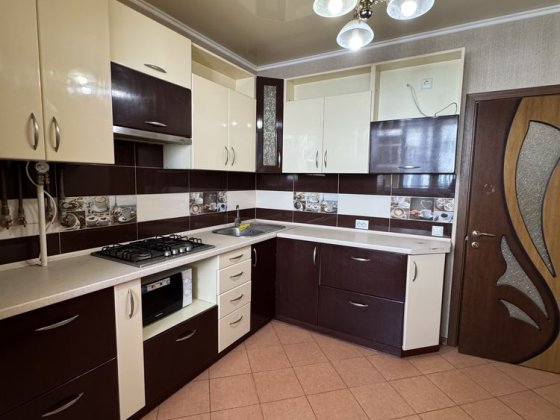 Продаж 1км квартира район Поділля , вул Бортняка Винница