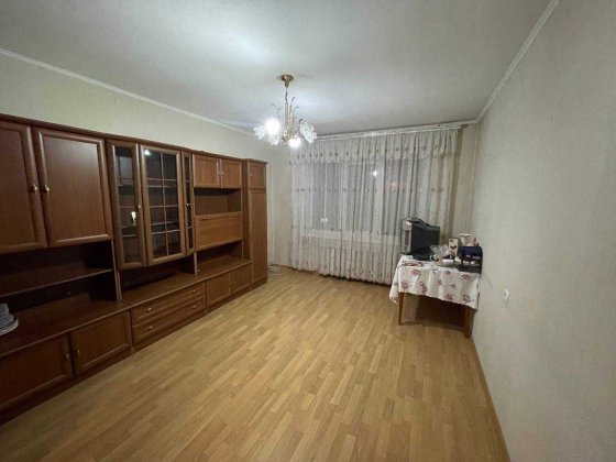 Продаж, охайна трикімнатна квартира ЖМ Перемога 42000 usd Днепр