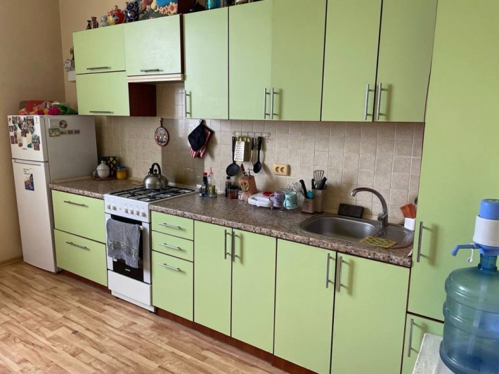 Продам трехкомнатную квартиру - фото 1