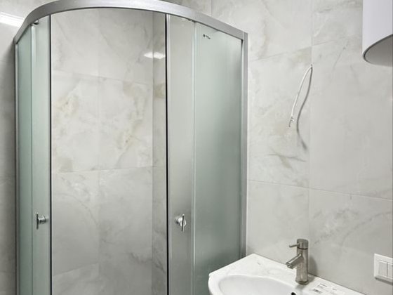 Продам 3к 79 м² низ пр. Поля 2 лоджии раздельные комнаты Днепр