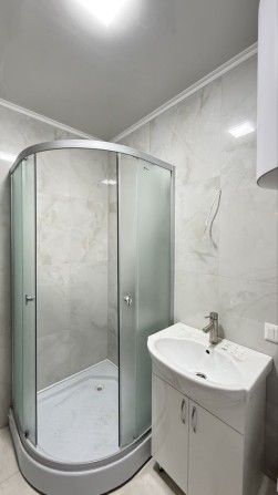 Продам 3к 79 м² низ пр. Поля 2 лоджии раздельные комнаты - фото 1