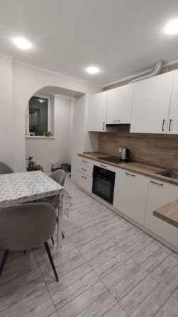 Продам 2-кімнатну квартиру Тополь-1 Євідновлення - фото 1