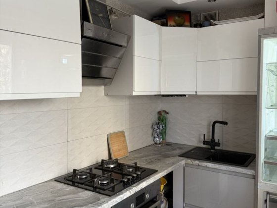 Продам 2х квартиру  14 Октября ( 15 микрорайон) Запорожье