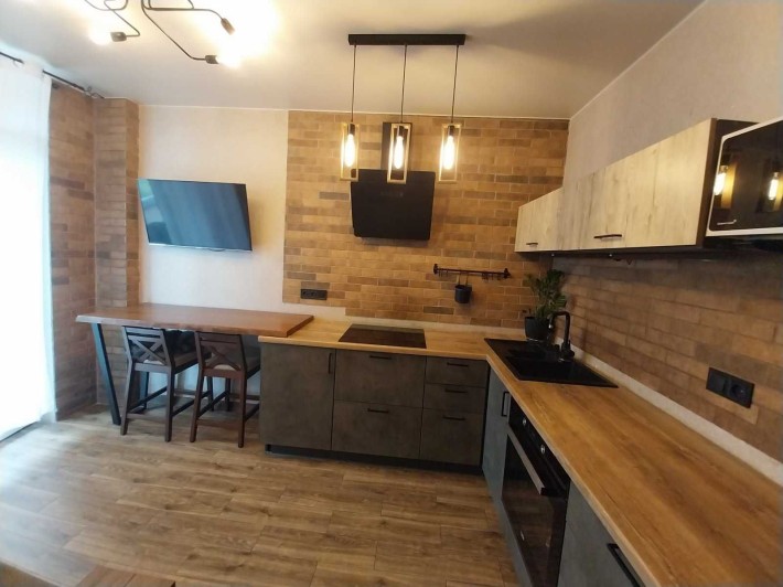 Ст. м. «Деміївська», р-н. пр. Науки, вул. Ракетна 24. - фото 1