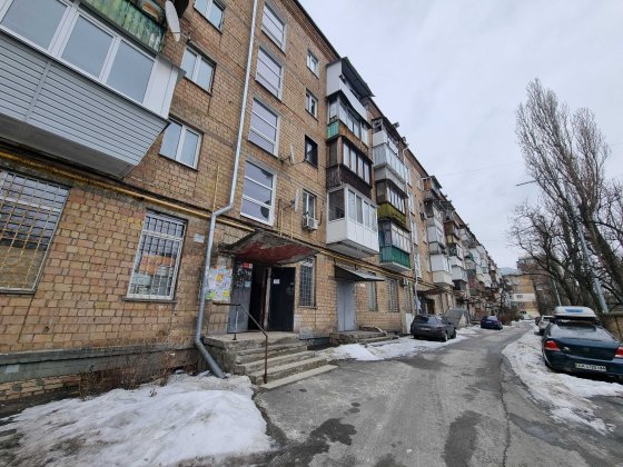 Продаж! Квартира під Ремонт! 32м2 Харківське шосе Дарницька площа Киев