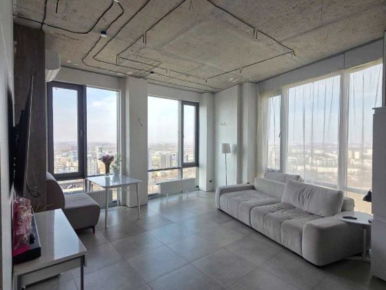 Продаж панорамної 3к квартири Метрополіс, Київ