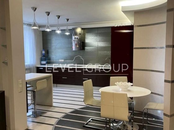 Продам 2к. вул. Голосіївська 13 Деміївська Центр! Київ