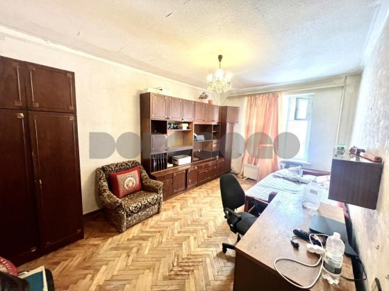 Продаж 3к квартири по вул. Автозаводська, СТАЛІНКА, Оболонський р-н Киев