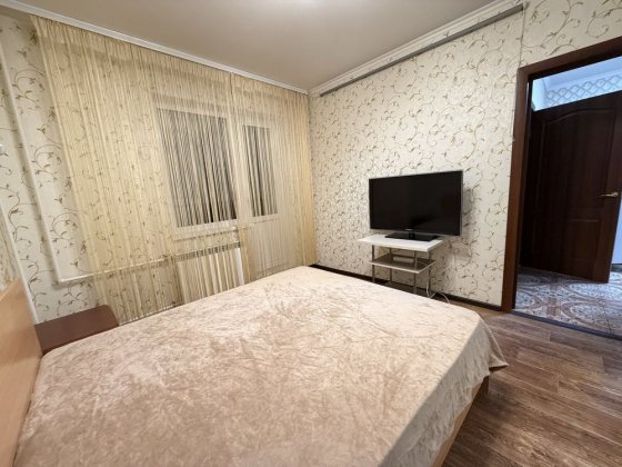 Заболотного 114. Трикімнатна квартира Киев