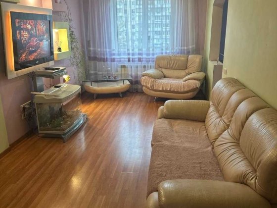 Продам квартиру 3х кімнатну на Оболоні біля метро Киев