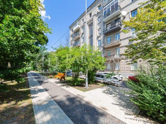 Продаж сталінки на Печерську 189м2, провулок Козловського 5 Киев