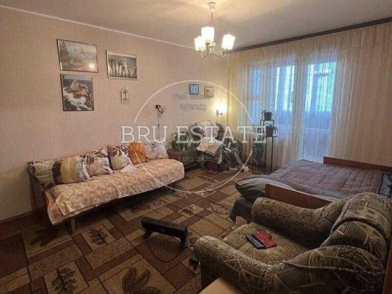 продам 1 к вул.Ч.Калини 28 Троещина Киев