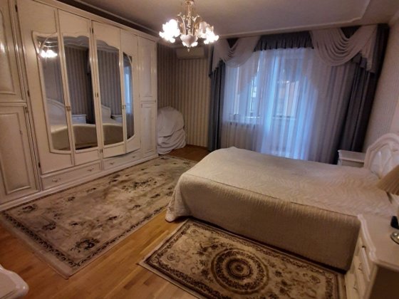 Київ, 4-х кім. квартира у серці Печерська, вул.Старонаводницька 4-В