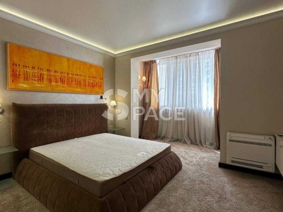 ТОП 3к Коновальця 44а Печерськ Центр Звіринецька б-р  Л. Українки Київ