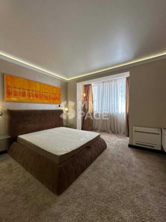 ТОП 3к Коновальця 44а Печерськ Центр Звіринецька б-р  Л. Українки - фото 1