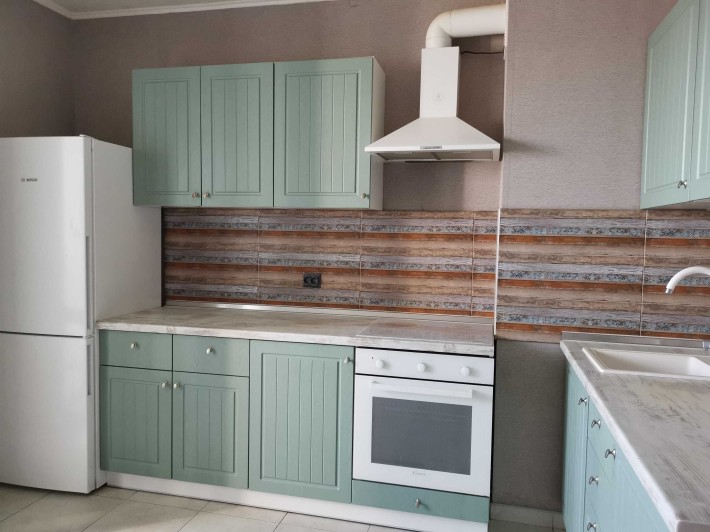 Держпрограми Продаж 2-к. квартири з ремонтом Науки, 60а м. Генератор - фото 1