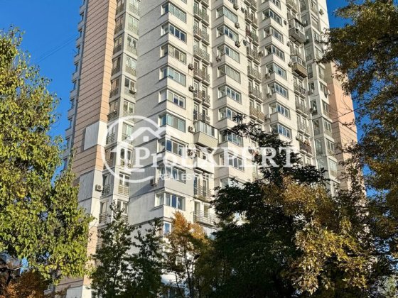 Безготівку роглядаємо! вул. Юрія Литвинського, Тростянецька Киев