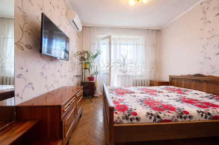 Продам 2-кімнатну квартиру.Лівий берег.Метро Вирлиця. БЕЗ %. - фото 1