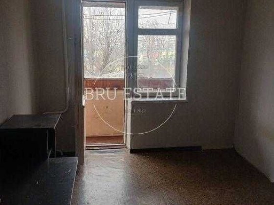 Продам 3 к Героїв полку "Азов"3 (Малиновського)  м.Мінська Киев