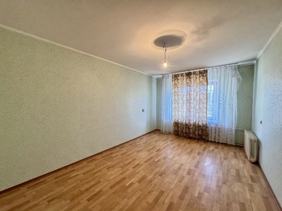 Без% Продаж 3к квартири Троєщина Екстер (Цвєтаєвої) Червоної Калини Киев