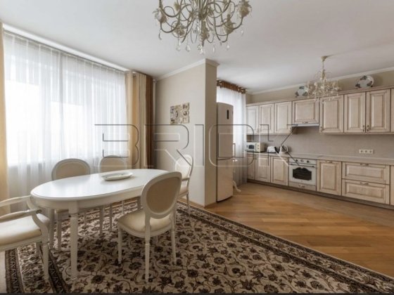 Видова 3-к квартира 88 м² біля метро Оболонь | будинок 2014 Київ