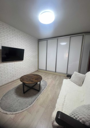 Продається 2к квартира 52 м2 з якісним ремонтом, меблями, технікою - фото 1