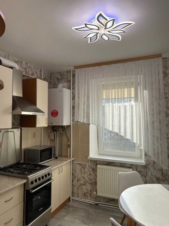 Аренда 2 ком квартиры с хорошим ремонтом ! - фото 1