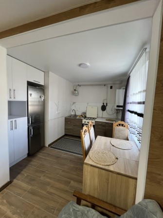 Здам довгостроково 3-х кімнатну квартиру в центрі міста ! - фото 1