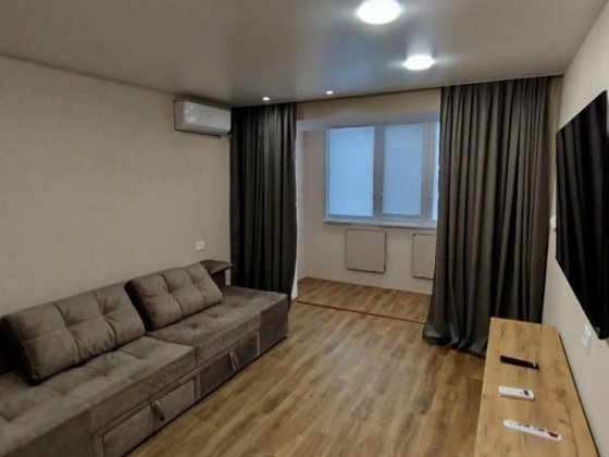 Сдам 2-3-4 к комн комнатную кв-ру 12000 Левый берег Каменское