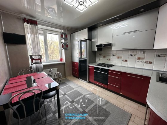 Здам простору трикімнатну квартиру в районі Нова-Будова 1! Каменец-Подольский