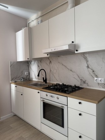 Вмебльована 1 кімнатна квартира з автономним опаленням - фото 1