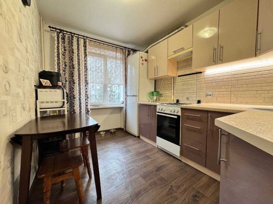 Купите квартиру на Тополе-2, дом 12, район АТБ Днепр