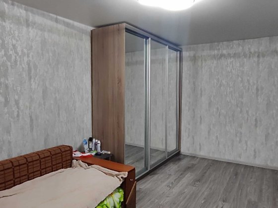 Продається двокімнатна квартира в центрі міста.Кімнати роздільні