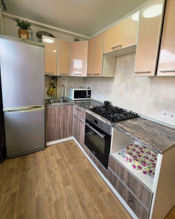 Продам двухкомнатную квартиру с ремонтом и мебелью - фото 1