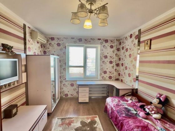 Продам 3х кімнатну квартиру на Перемозі 4 , Героїв 3/ Кодак Днепр