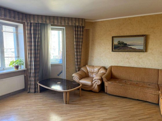 Продаж 3-к квартири вул. Микільсько-Слобідська 4в Киев