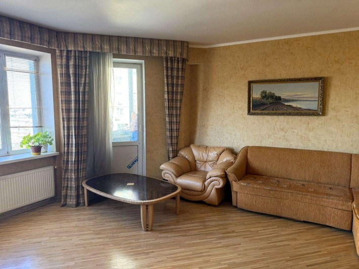 Продаж 3-к квартири вул. Микільсько-Слобідська 4в - фото 1