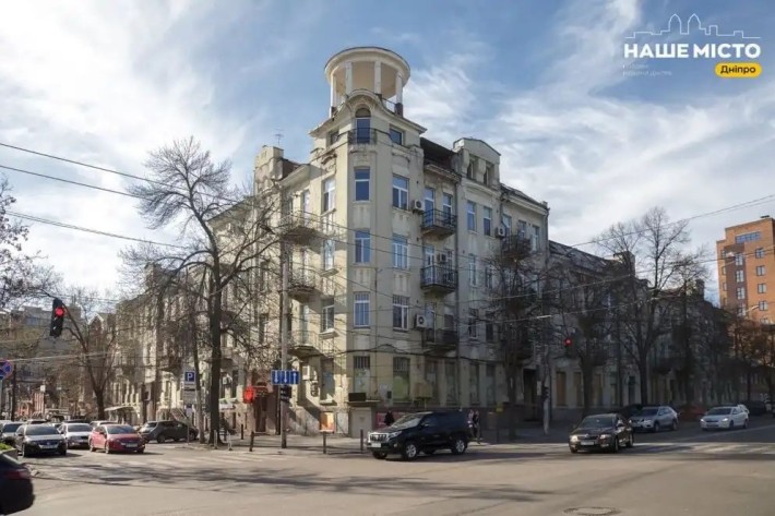 Продам 3 ком квартиру в центре! - фото 1