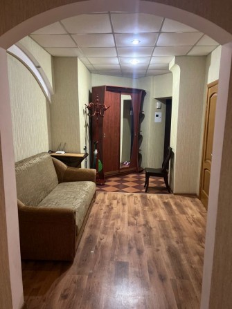 2-ух комнатная квартира с хорошим ремонтом, сталинка! - фото 1