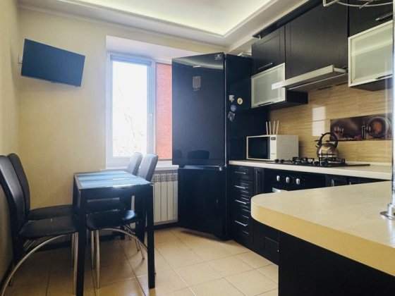 Продам! Люксову двокімнатну з АГВ біля 19 Школи! Волкова! Кропивницький