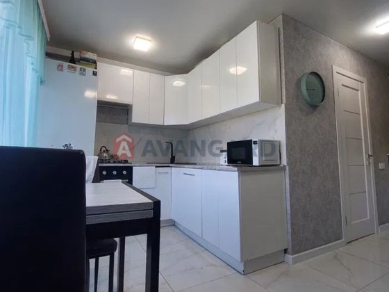 Продається 2 ;кімнатна квартира по  вул. Шкільна  8 Запорожье