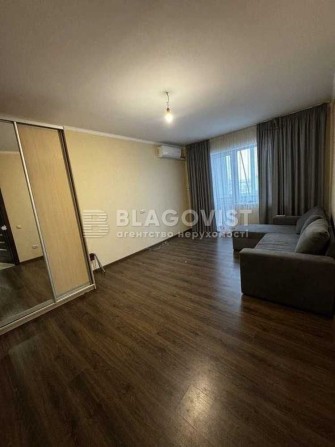 Продаж 2х кім квартири з ремонтом метро Харківська проспект Бажана 7б - фото 1