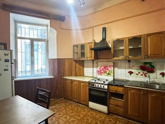 Продаж 2 кім.квартира вул.Хорватська, район ц.Святої Анни, 80000 дол. Львів