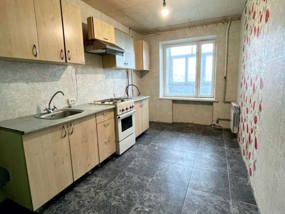 Продам 3-к квартиру (чешка 70м2) в кирпичной высотке на Сухомлинского Днепр