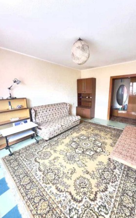 Продам 2 комнатную квартиру с интересной планировкой на Победе-6. - фото 1