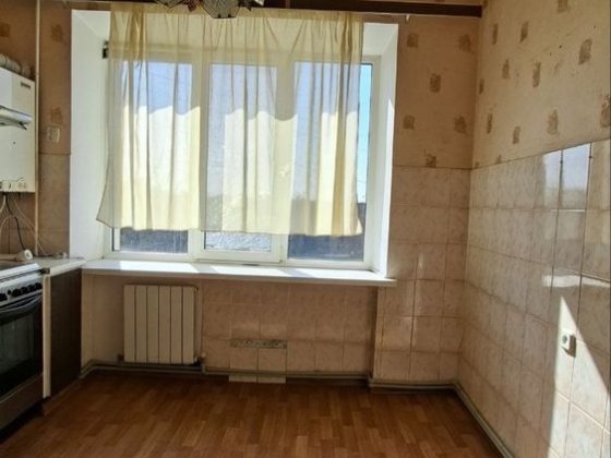 Продаж великої 3к. квартири (обкомовський будинок) Центр Кропивницький