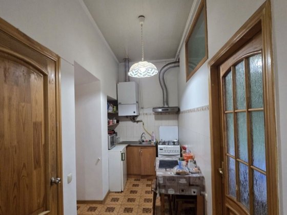 Продам квартиру ближній центр! Львів