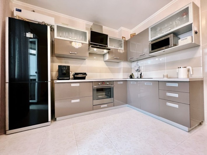 Продаж великої  2к квартири 80м ЖК Созідатель Перемога 4 (Космічна 3а) - фото 1