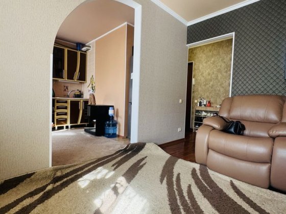 Трикімнатна, покращеного планування з АГВ та євроремонтом! Жадова! Кропивницький