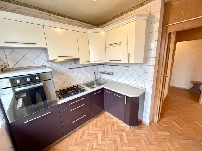 Продам 2к Пр Богдана Хмельницкого Пр Поля Дафи Центр Шевченковский New - фото 1